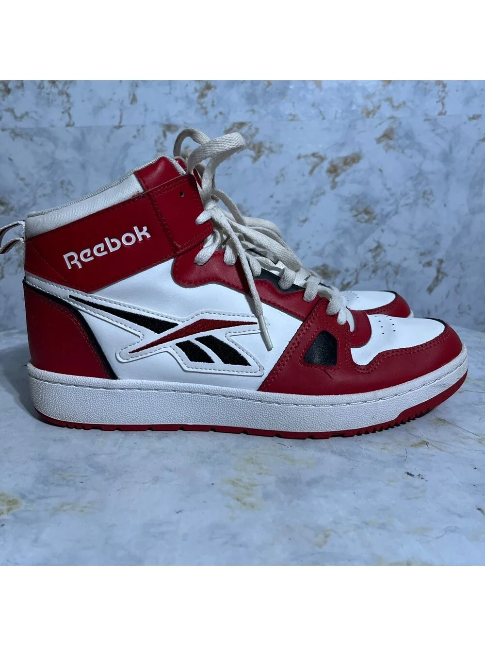 Reebok Resonator Mid Men's Size 10 Shoes White Red Athletic Trainer Sneakers